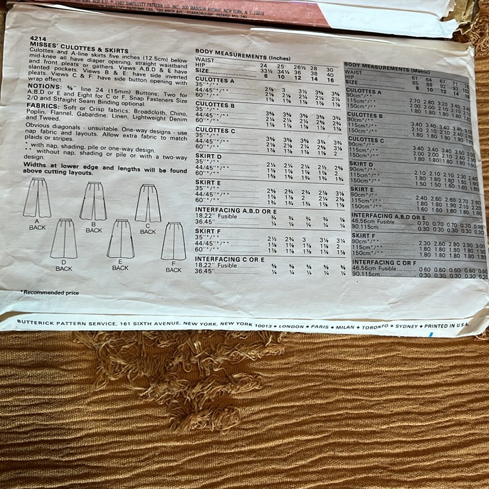 Vintage sewing patterns lot of 3 - Picture 8 of 8